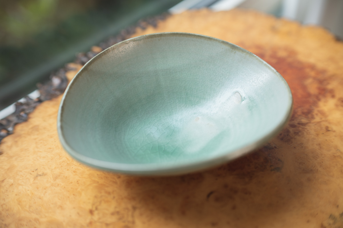 彩色灰釉 椭圆面碗（市野耕）