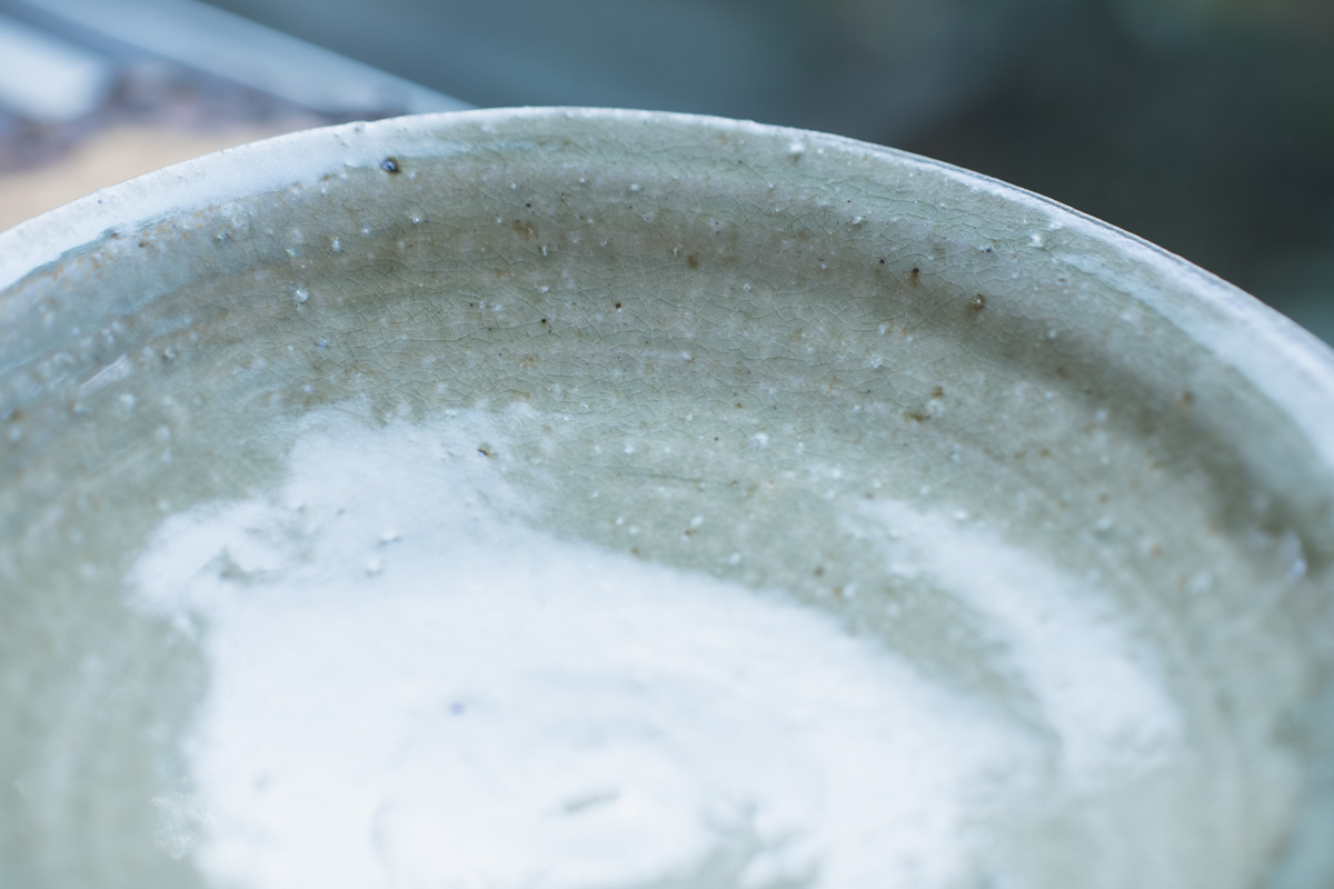 灰釉大皿（四海大）