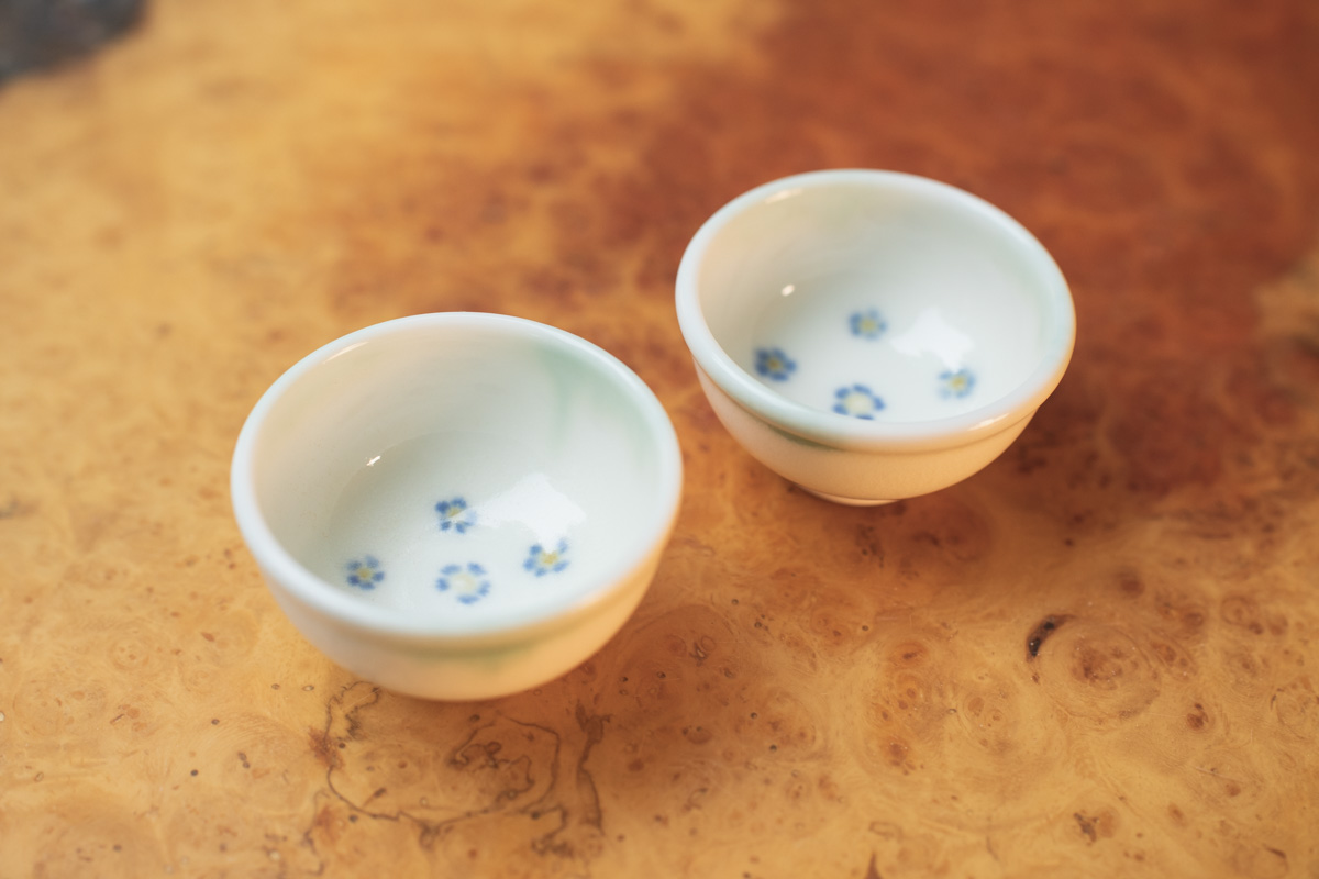 飘绿唐彩青花杯（戴佳威）