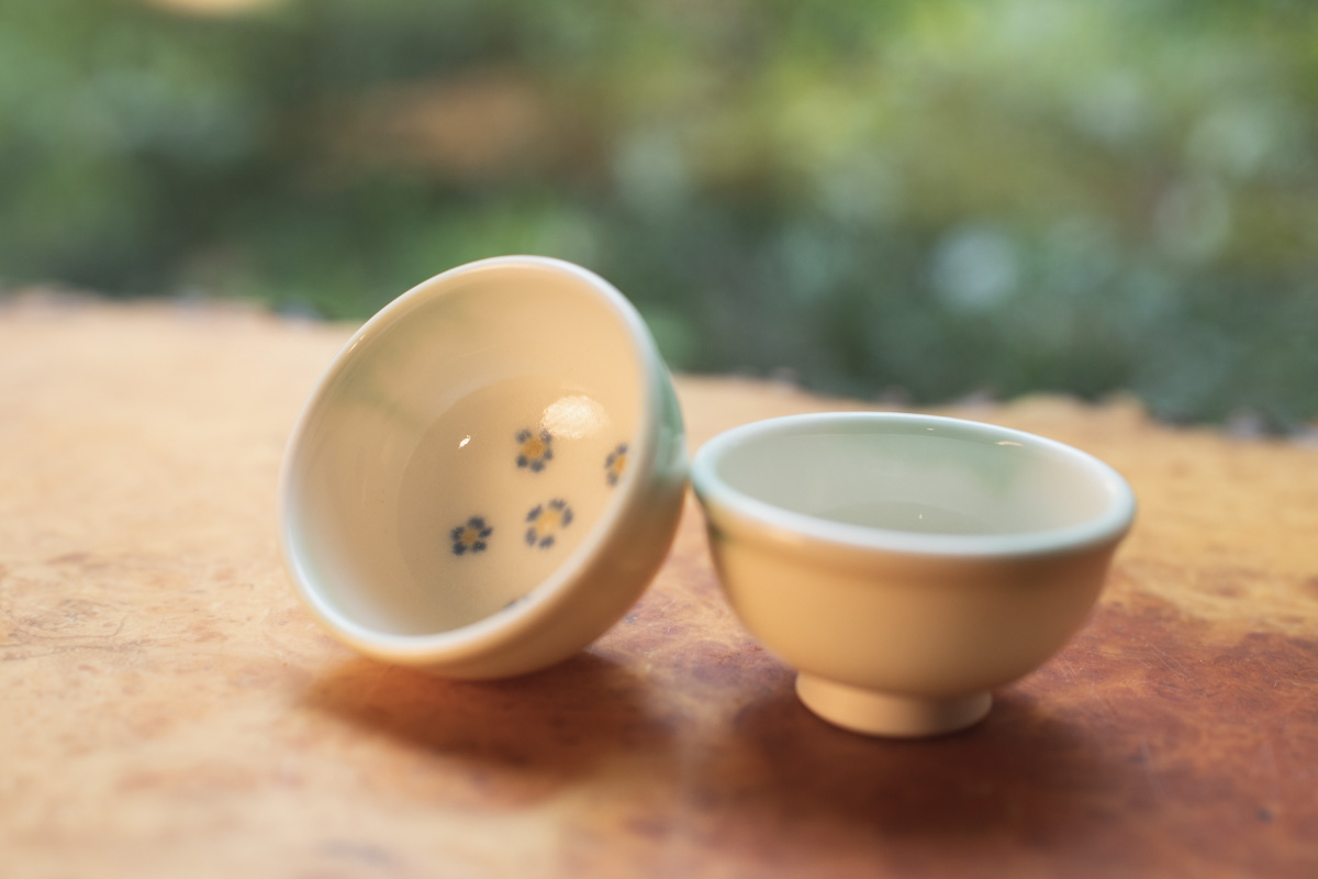 飘绿唐彩青花杯（戴佳威）