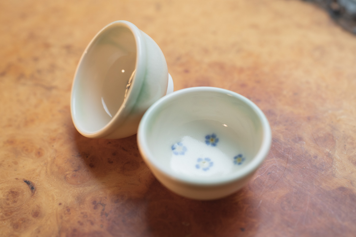 飘绿唐彩青花杯（戴佳威）