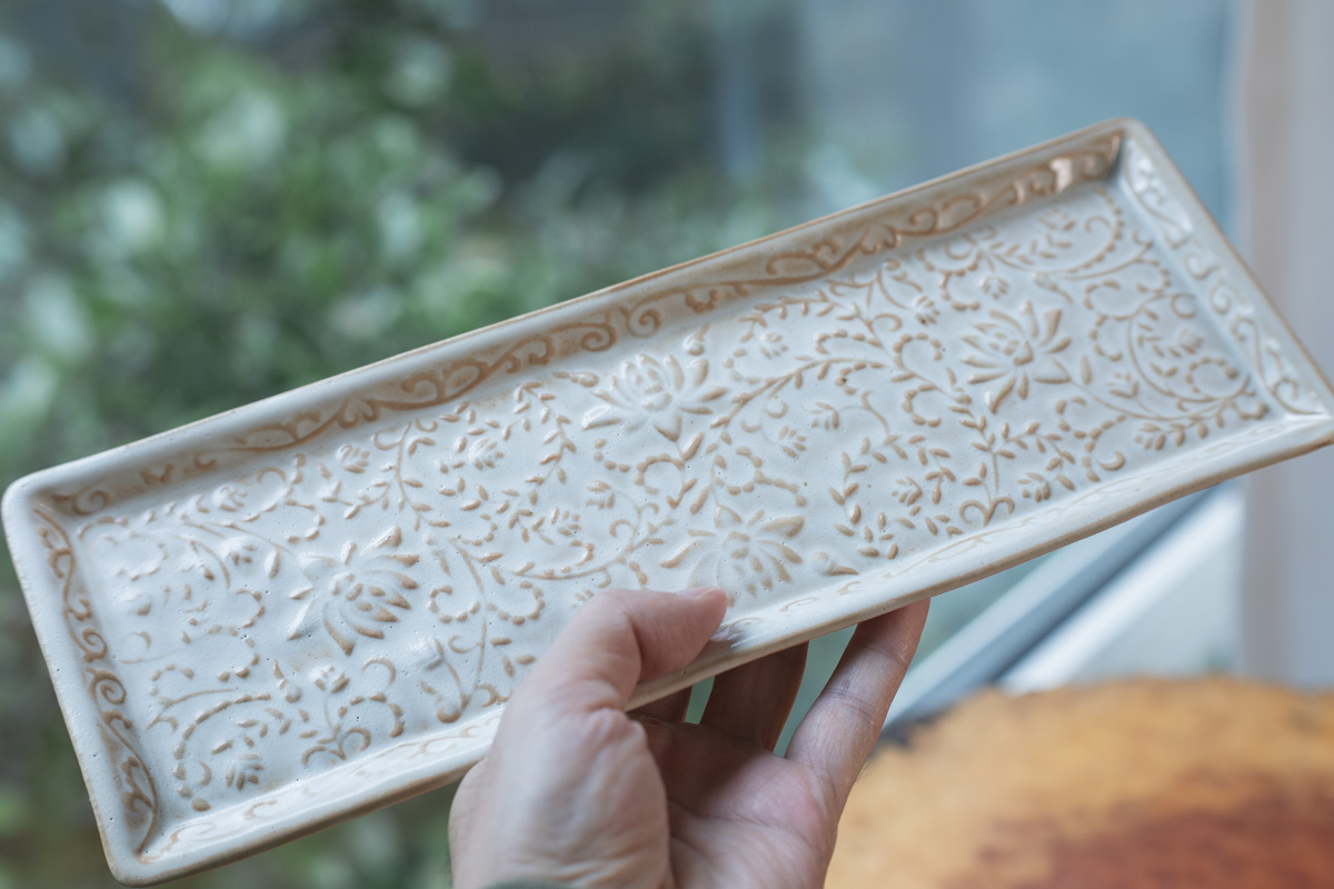 阳刻长条皿（穴山大辅）