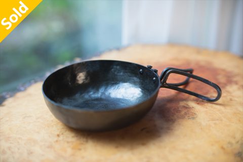 露营热煅打16cm可折叠铁锅（池田保）