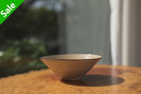 唐津烧 平茶碗（铁山）