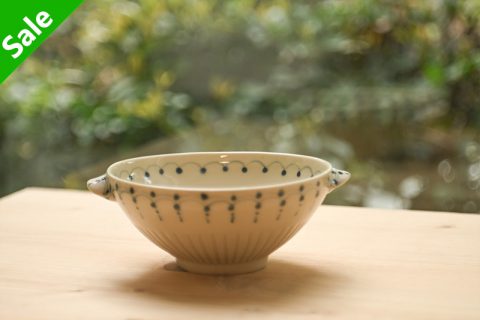 双耳染付钵（稻村真耶）